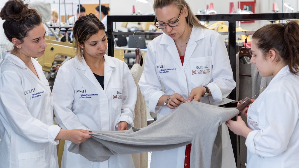 The students of the Loro Piana Knitwear métiers