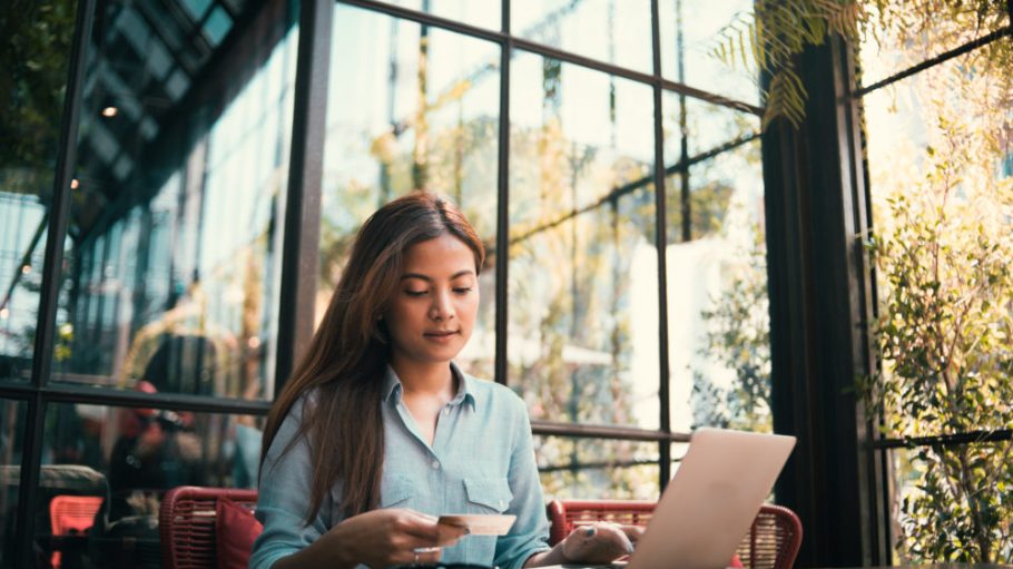Online retail growth is slowing, according to a report from FTI Consulting.