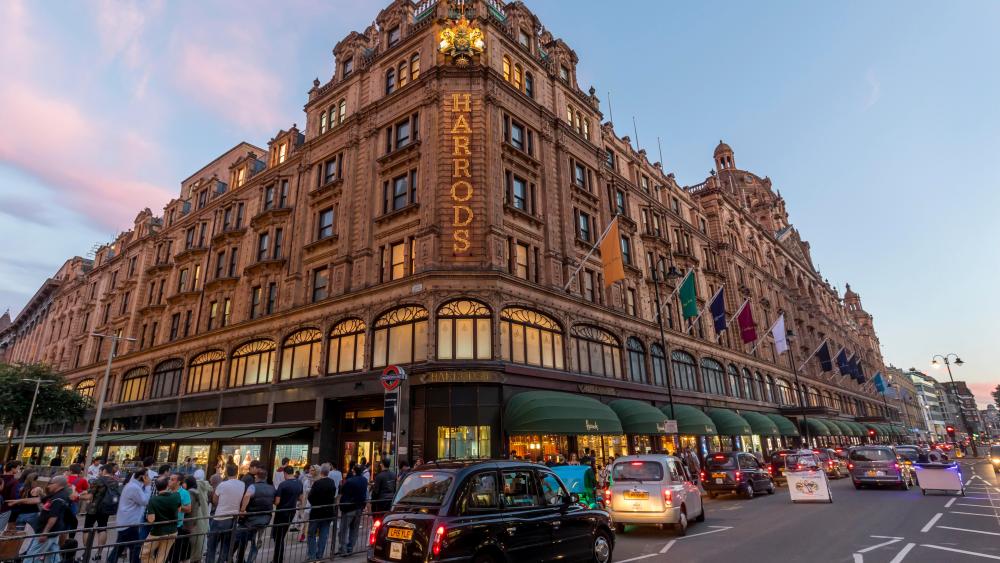Harrods Department Store, blue hour, London, Great BritainVARIOUS