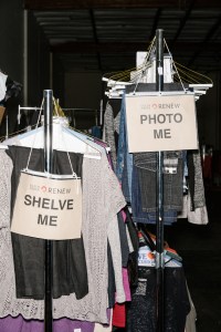Yerdle built its light bases and offers two basic options for photographing items.