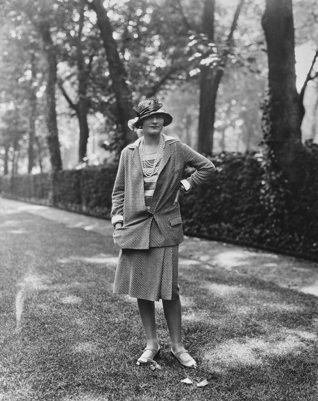 Travel in Coco Chanel’s Cap-toe-pump Footsteps? Oui, Please.