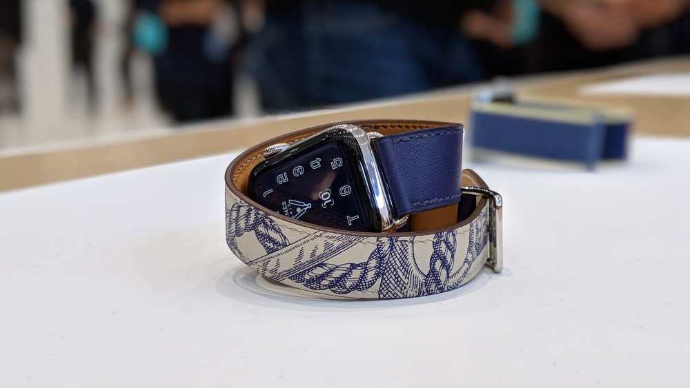 Apple Watch Helps Tech Giant Post Record-Breaking Quarter