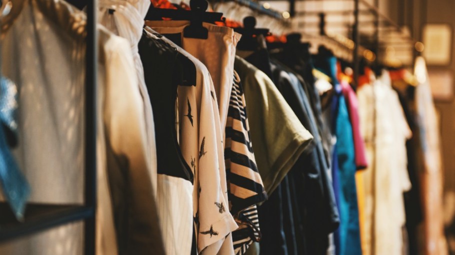 Rent the Runway's chief supply chain officer has stepped down amidst service complaints.
