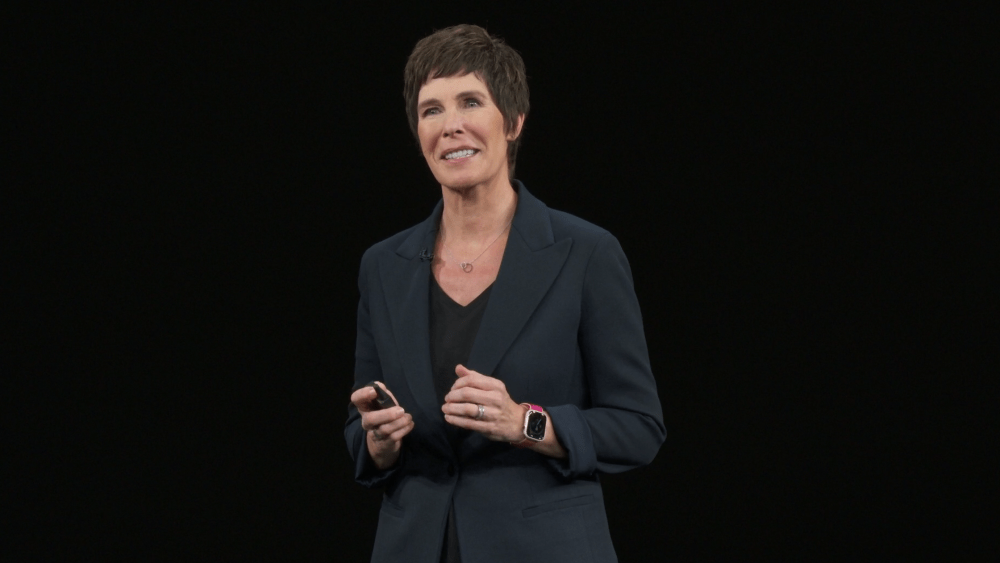 Apple Retail Exec Deirdre O’Brien Talks Fifth Avenue Reopening