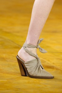 Details at Burberry RTW Spring 2020