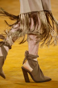 Details at Burberry RTW Spring 2020