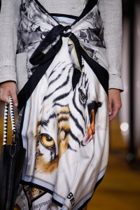 Details at Burberry RTW Spring 2020