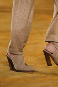 Details at Burberry RTW Spring 2020