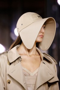 Details at Burberry RTW Spring 2020