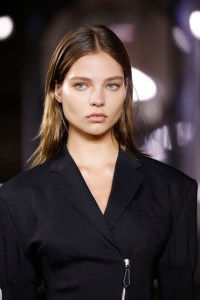 Details at Burberry RTW Spring 2020