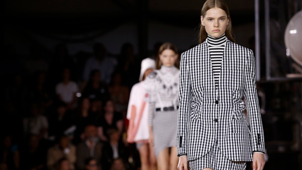 Details at Burberry RTW Spring 2020