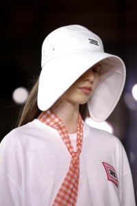 Details at Burberry RTW Spring 2020