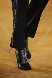 Details at Burberry RTW Spring 2020