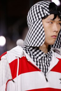 Details at Burberry RTW Spring 2020