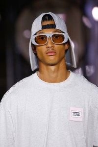 Details at Burberry RTW Spring 2020