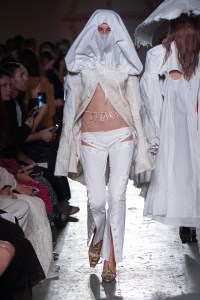 Dilara Findikoglu RTW Spring 2020.