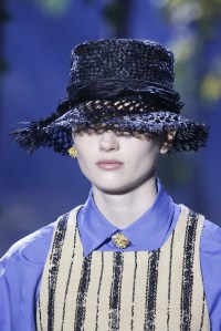 Details at Dior RTW Spring 2020