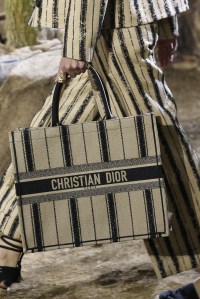 Details at Dior RTW Spring 2020