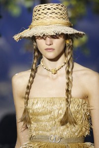 Details at Dior RTW Spring 2020