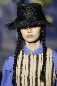 Details at Dior RTW Spring 2020