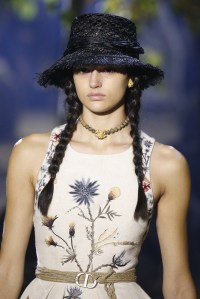 Details at Dior RTW Spring 2020