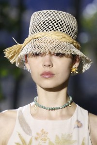 Details at Dior RTW Spring 2020