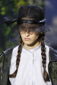 Details at Dior RTW Spring 2020
