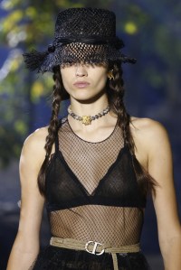 Details at Dior RTW Spring 2020
