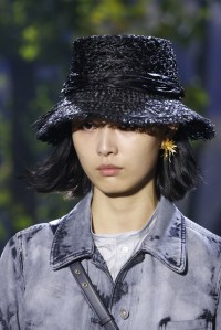 Details at Dior RTW Spring 2020