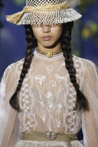 Details at Dior RTW Spring 2020