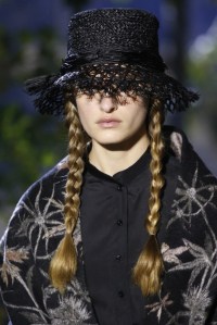 Details at Dior RTW Spring 2020
