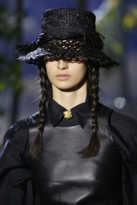 Details at Dior RTW Spring 2020