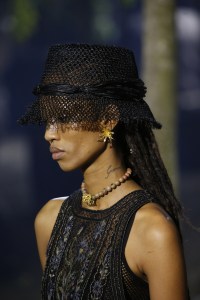Details at Dior RTW Spring 2020