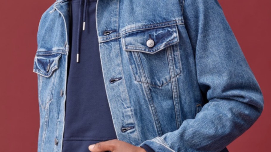 Ethical fashion brand Everlane laid off and furloughed more than 200 retail and customer experience workers due to the coronavirus.