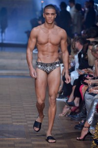 Julien Macdonald RTW Spring 2020