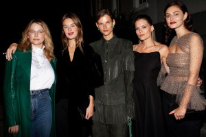Haley Bennett, Camille Rowe, Gierdre Dukauskaite, Emma Greenwell and Phoebe Tonkin