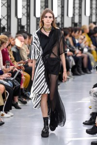 Sacai RTW Spring 2020