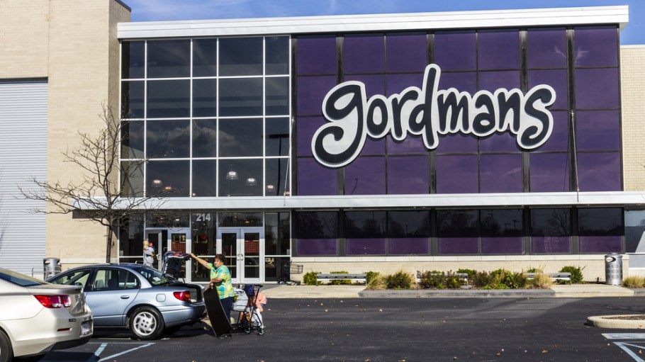 Stage to Close 40 Stores and Convert Business to Off-Price