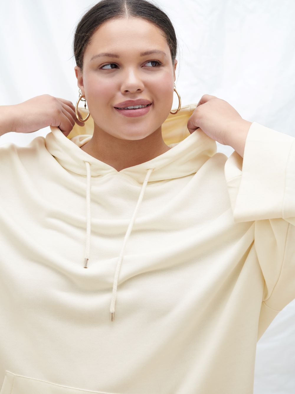 Born into fashion, Veronica Chou launched Everybody & Everyone to create size-inclusive apparel with an end-to-end sustainable supply chain.