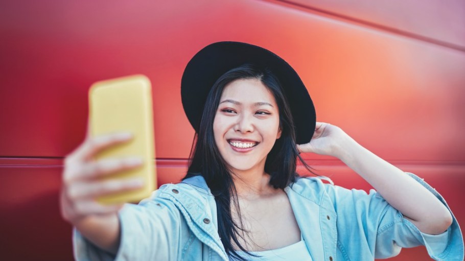 New Gen Z shopping app Flip Fit allows users to validate their potential purchases with peers.