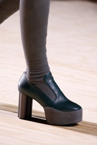 Details at Louis Vuitton RTW Spring 2020
