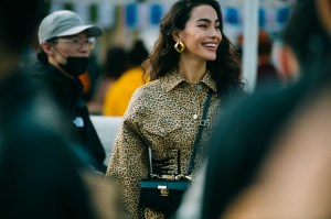 A street style look from Seoul Fashion Week Spring 2020.