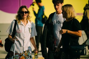 A street style look from Seoul Fashion Week Spring 2020.