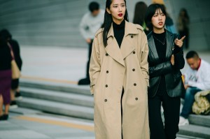 A street style look from Seoul Fashion Week Spring 2020.