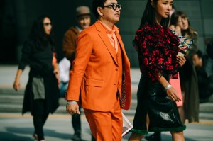A street style look from Seoul Fashion Week Spring 2020.