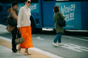 A street style look from Seoul Fashion Week Spring 2020.