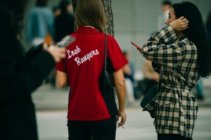 A street style look from Seoul Fashion Week Spring 2020.