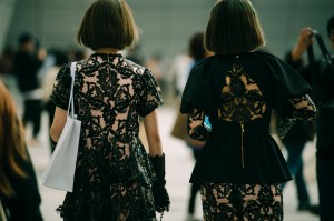 A street style look from Seoul Fashion Week Spring 2020.