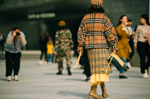 A street style look from Seoul Fashion Week Spring 2020.