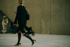 A street style look from Seoul Fashion Week Spring 2020.